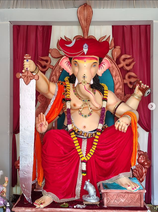 Navyuvak Ganesh Utsav Mandal Ganesh pandal in Dharampeth, Nagpur