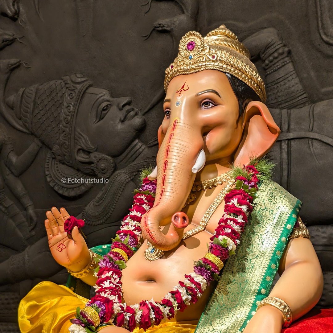 Kelibagh Road Cha Chintamani / Shree Yuvadarsh Ganeshotsav Mandal Ganesh pandal in Mahal, Nagpur