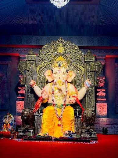 Shree Bhaji Mandi Ganesh Utsav Mandal Ganesh pandal in Sitabuldi, Nagpur